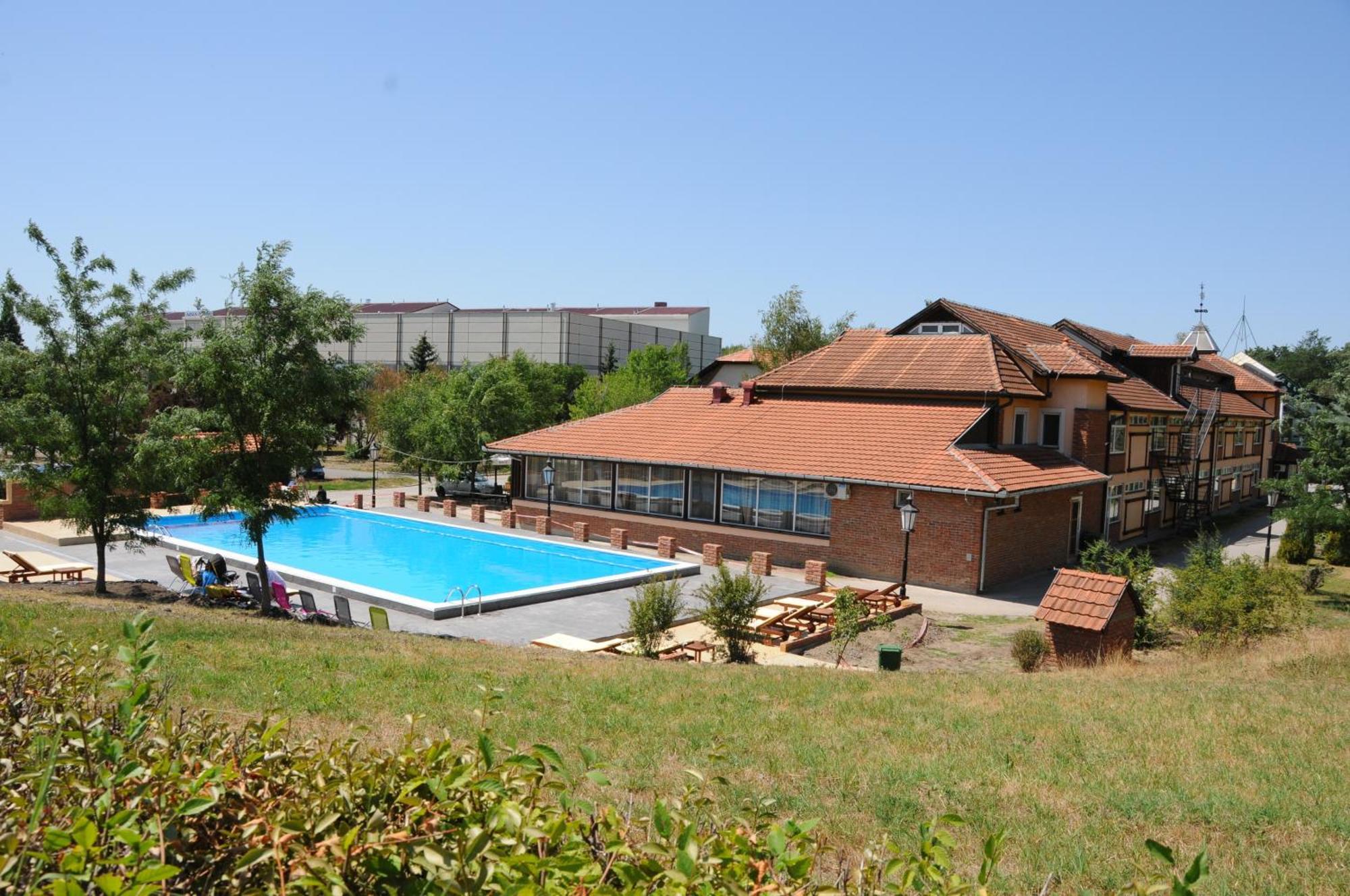 Hotel Aqua Panon Kanjiža Esterno foto